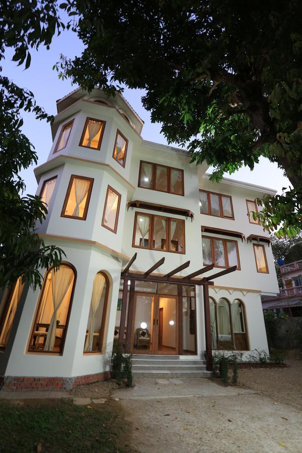 Mango Hill Inn Rangoon Eksteriør billede